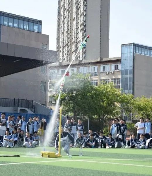 科技赋能，诗意共生——江苏省盱眙中学2025年校园科技文化节圆满落幕